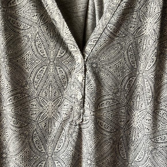 H&M blouse - Picture 2 of 7